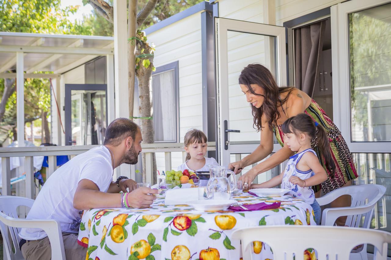 Riva Nuova Camping Village Мартинсикуро Экстерьер фото